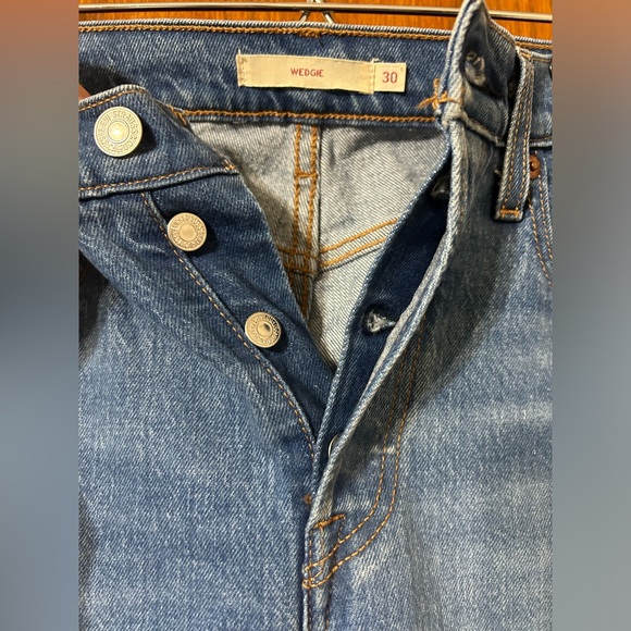 Levi’s Wedgie Straight Fit Jeans - Picture 4 of 5